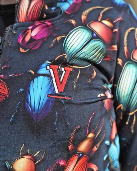 Bluza, której nie ma drugiej – Nocne Żuki